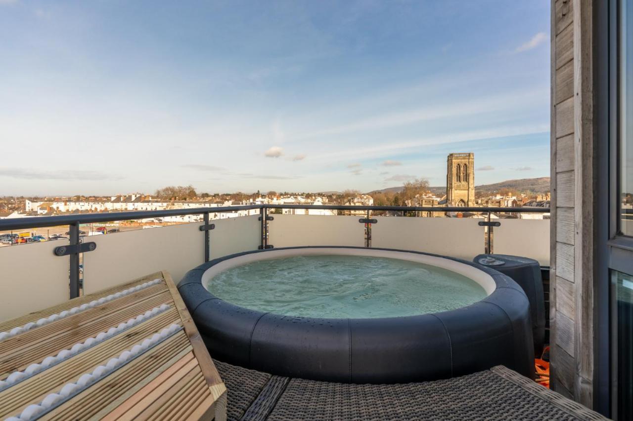 Central Penthouse With Hot Tub & Views 22 Cheltenham Exterior foto